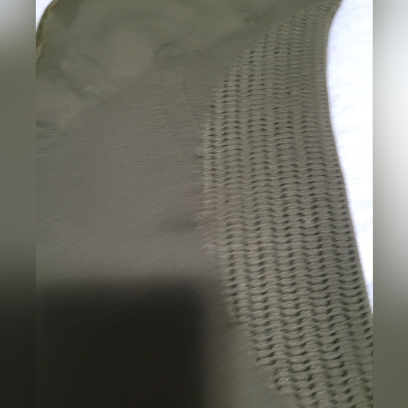 Lululemon Yoga Capri size 10 in Olive Green - Picture 7 of 7